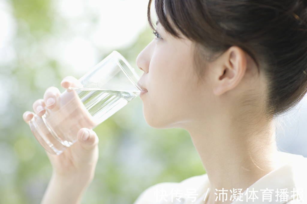 維生素經常熬夜，需要補充什么來恢復？攝入4種營養，保護健康少受傷