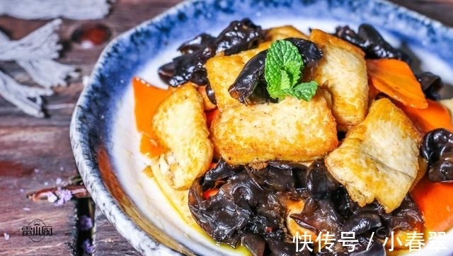 雷小厨|豆腐别再炖着吃了,加这两食材一起炒,喷香下饭,天天吃都不够!