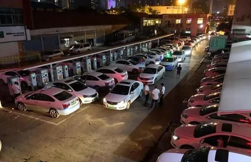 |国庆纯电动车跑长途成笑话，替代燃油车只是幻想？