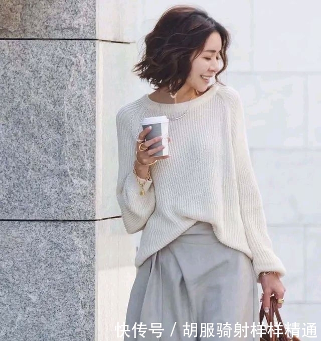 辣妈|40岁后该怎么穿?看看日本时尚辣妈的穿搭示范,值得借鉴