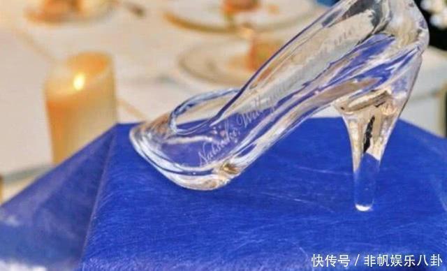 热玻璃|日本设计师耗费8年时间,用嘴吹出一双水晶鞋,网友太美了