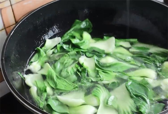 冲洗|饭店的香菇油菜为何那么好吃?教你正确做法,刚上桌就被抢光