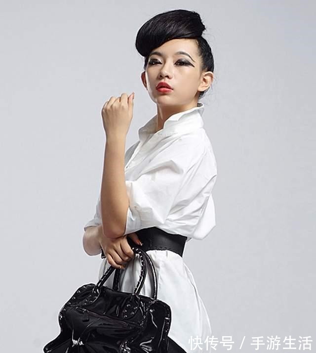 针织连衣裙 皮带应该如何搭想要让自身穿搭更高级,这3个搭配方式要记牢!