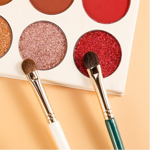 告别晕妆，刷刷公子提供精致上妆的秘密“利器”！