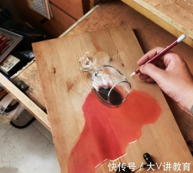 学生们#美术生“以假乱真”走红,画工堪比“神笔马良”,老师也难辨真假