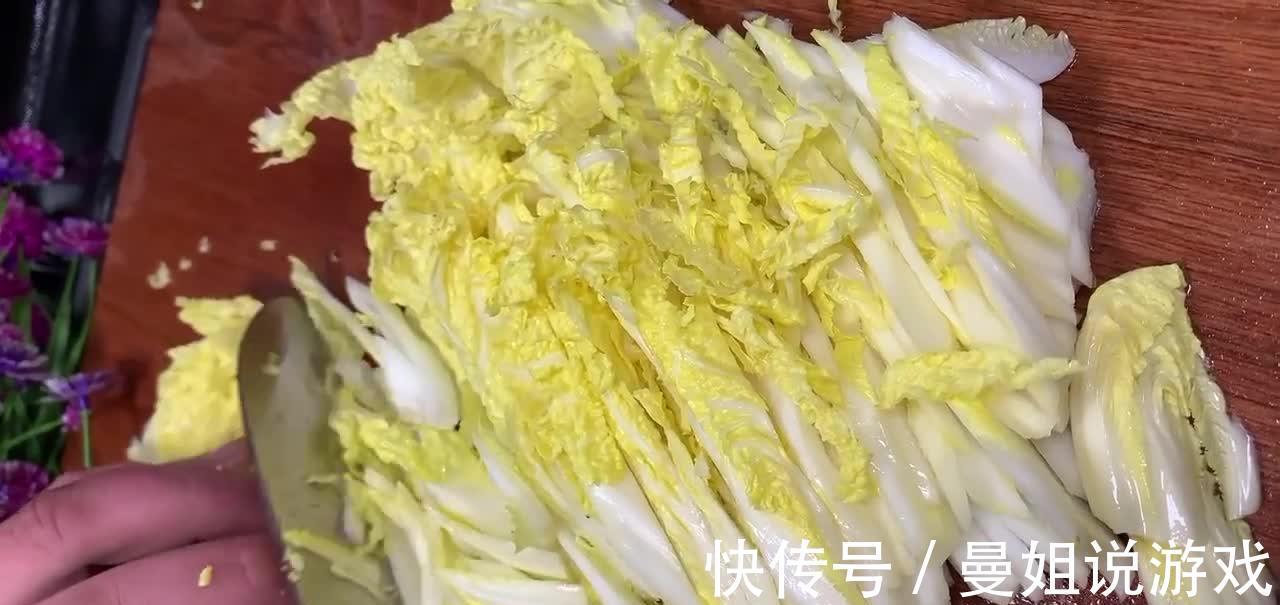 娃娃怎么做才好吃？不出“汤”是关键，鲜嫩爽脆酸辣味美超级下饭