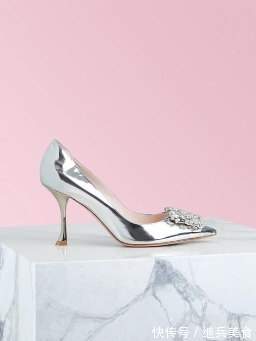 牛皮 伊丽莎白女王的挚爱RV高跟鞋,百年历史的鞋子超美新品来袭