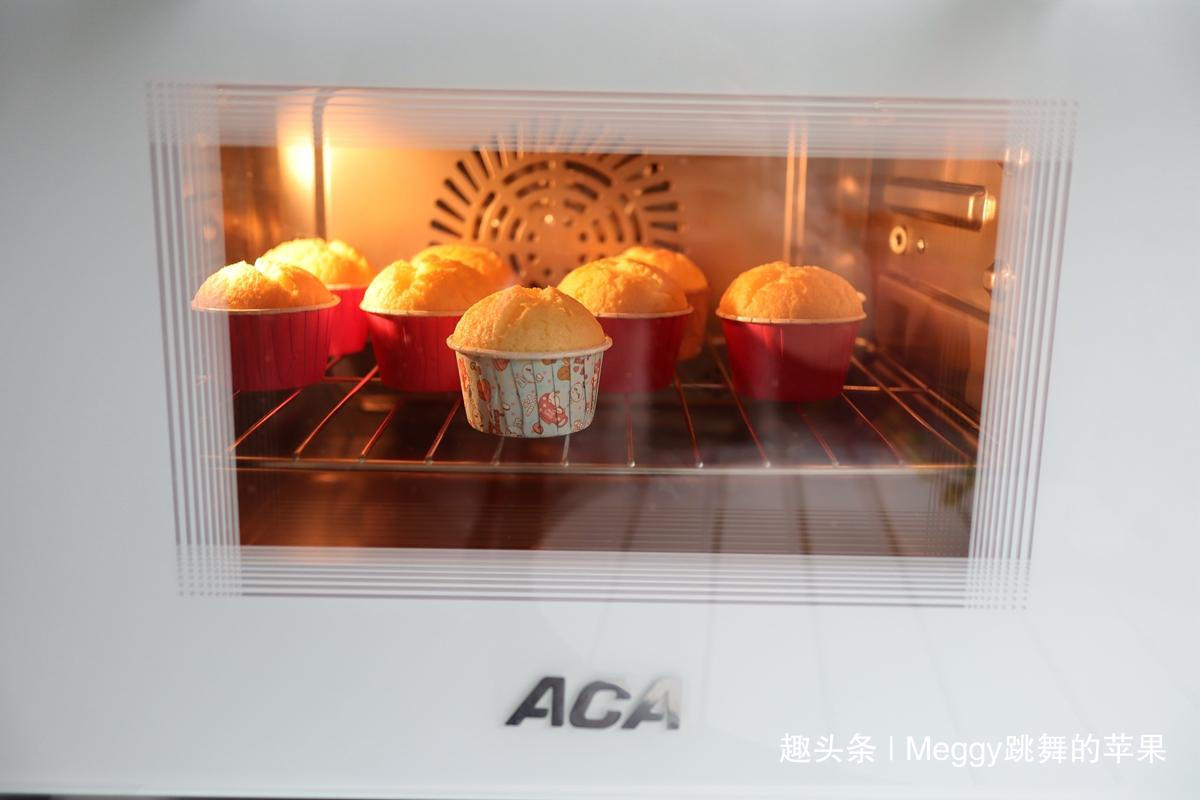 3个鸡蛋做出9个蛋糕，松软细腻微甜，孩子的早餐和零食全有了