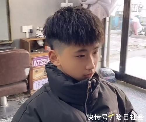 帅哥 小男孩换了款帅气烫发后，整个人居然变得潇洒了，女生：长大一定是帅哥