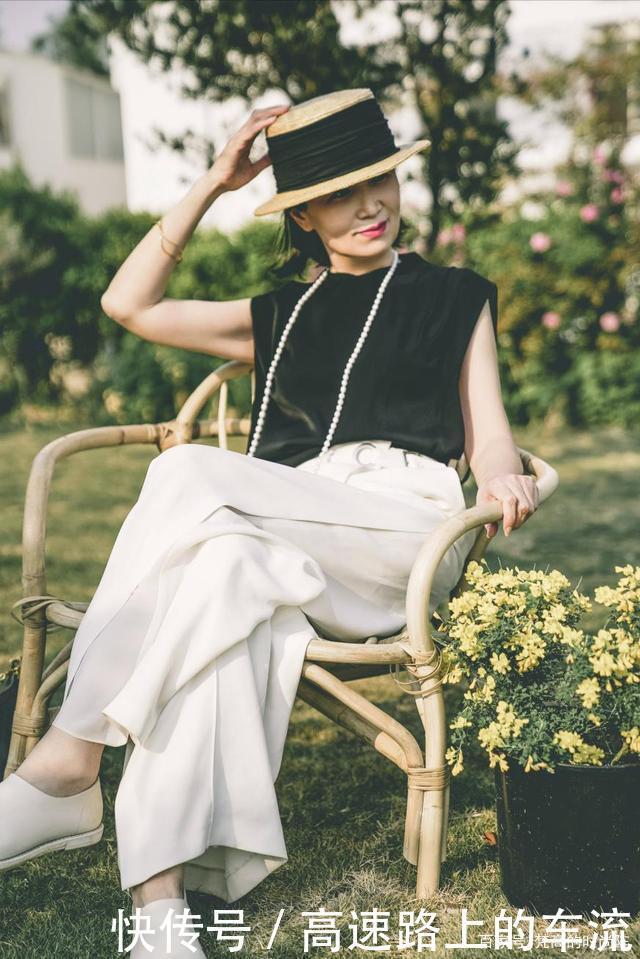 年纪大了不会搭也没关系!这位时尚博主的优雅穿搭,气质藏不住
