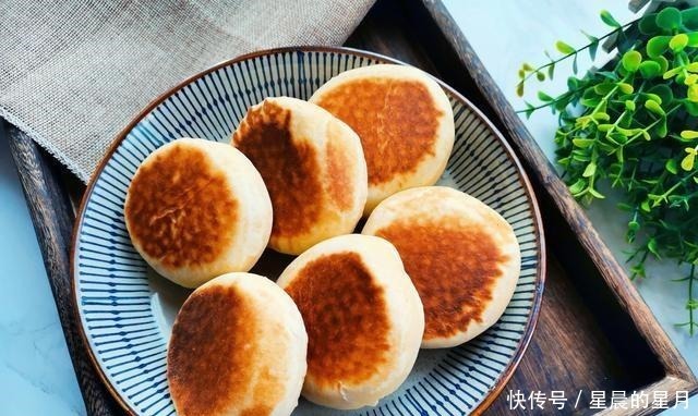 他很软香甜但不油腻,他富含鸡蛋的味道,几天内不会很难