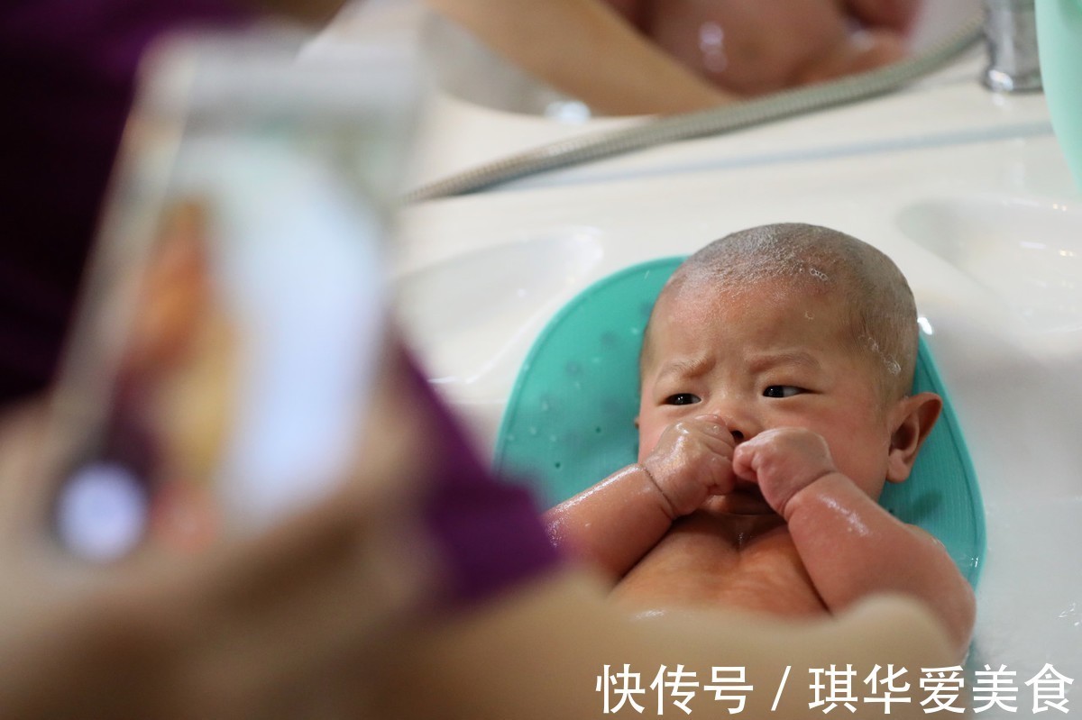 温度计|洗澡水有讲究,家长的''刚刚好''对宝宝来讲可能是''伤害''