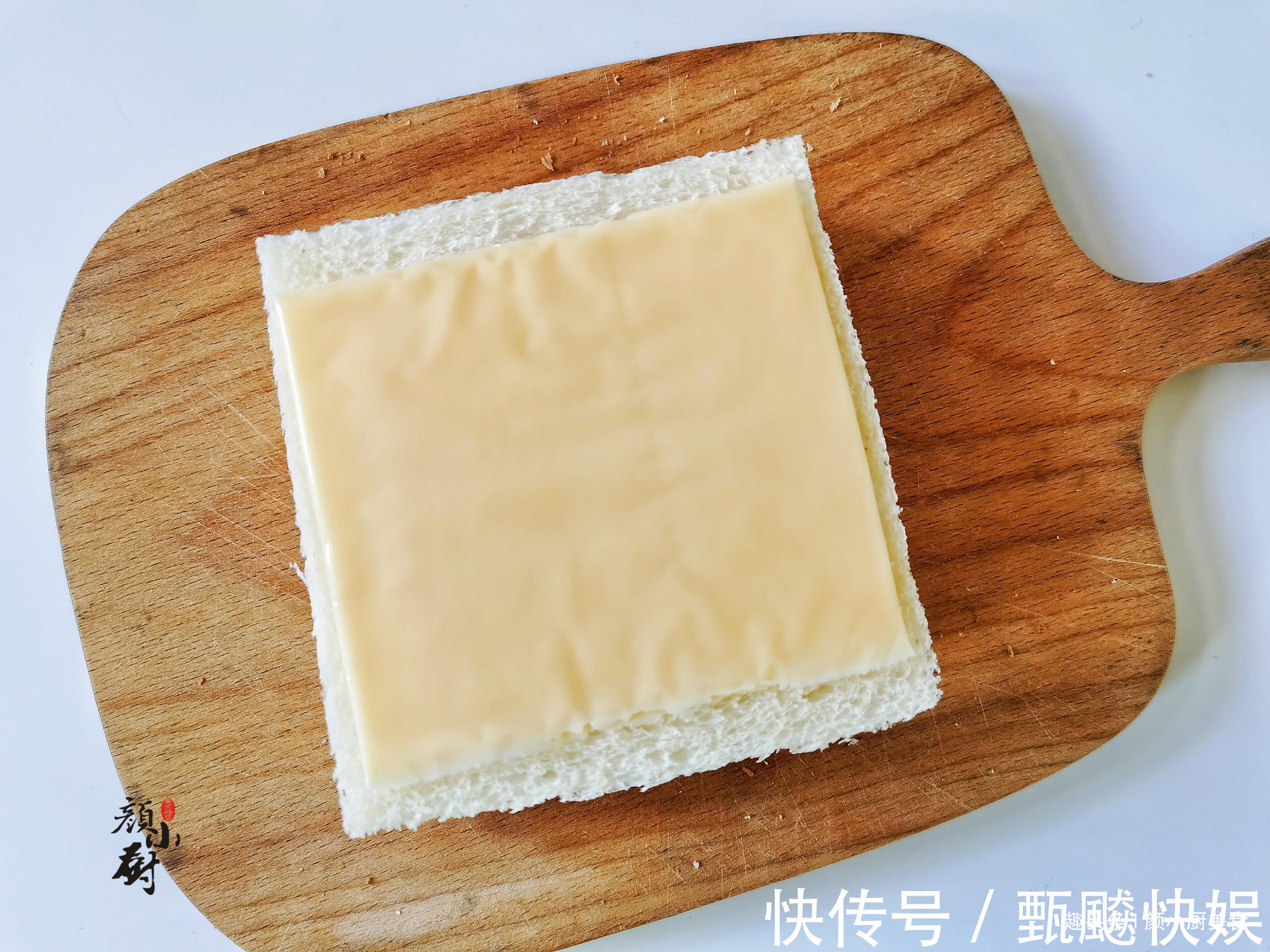 女儿经常点名要吃这早餐,简单一烙,3分钟就搞定,好吃又解馋