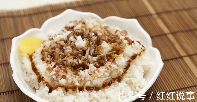 熬猪油,不要直接加水,教你正确的做法,放一年也不会坏!