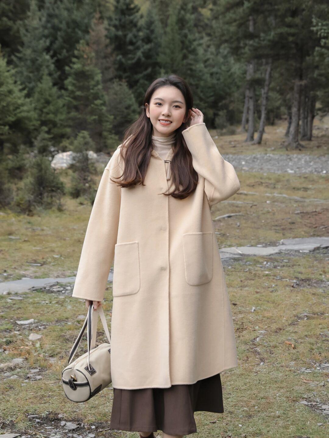 卫衣|秋冬卫衣怎么选?脏橘色字母卫衣,穿上身减龄又时髦!