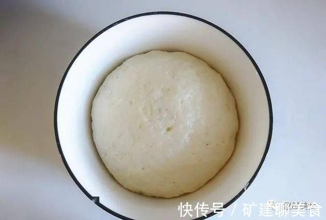 油酥糖饼，这么做暄松香甜，大人小孩抢着吃！