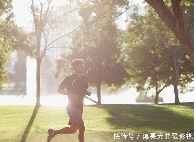心肺|平时极少锻炼的中年男士,突然跑步你觉得他一气能跑多远