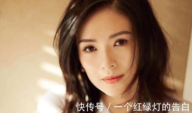 女性 40+的女性适合留什么发型推荐这4款发型,优雅又显气质!