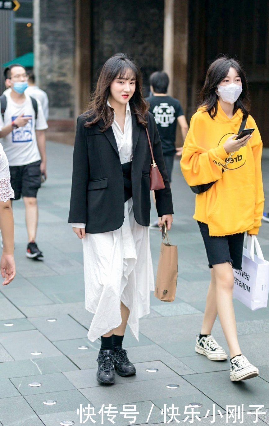 一件西服外套帅气全开!简单一搭就十分高级,小仙女学习到了吗