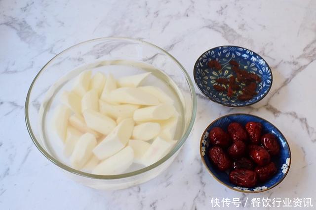 "冬日进补,春日打虎。"山药红枣老鸭汤,增强免疫力润肺又降燥