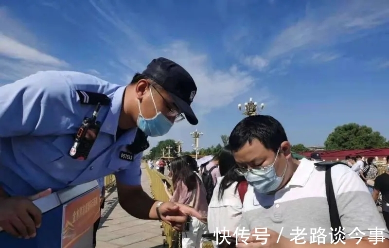 快递单|神州第一岗，这里的民警手机里为何满屏的快递单号？