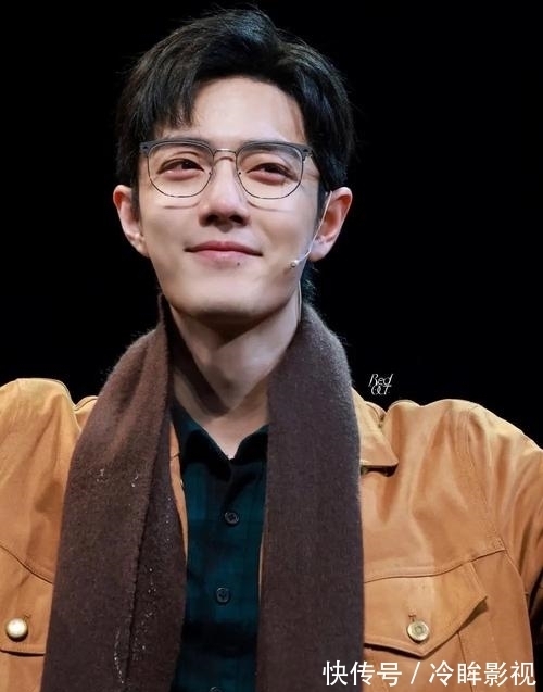 肖战《如梦之梦》北京首演，品牌商联合送花墙，业内人士现场观演