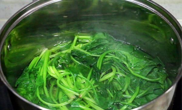 必须先焯水的4种蔬菜,很多人不懂直接下锅,难怪难吃不易熟