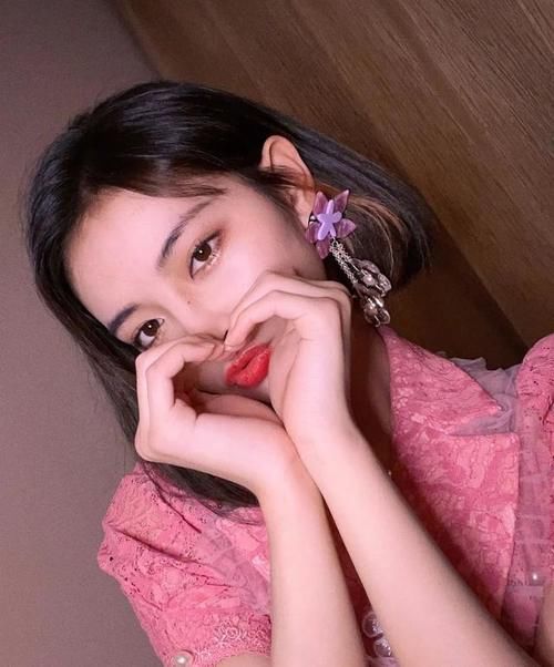 眼睛上有星星？Bling Bling的珠光眼影超级仙气！