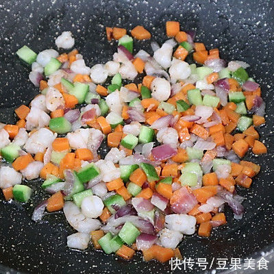 胡萝卜|#圣迪乐鲜蛋杯复赛#睡觉熊蛋包饭