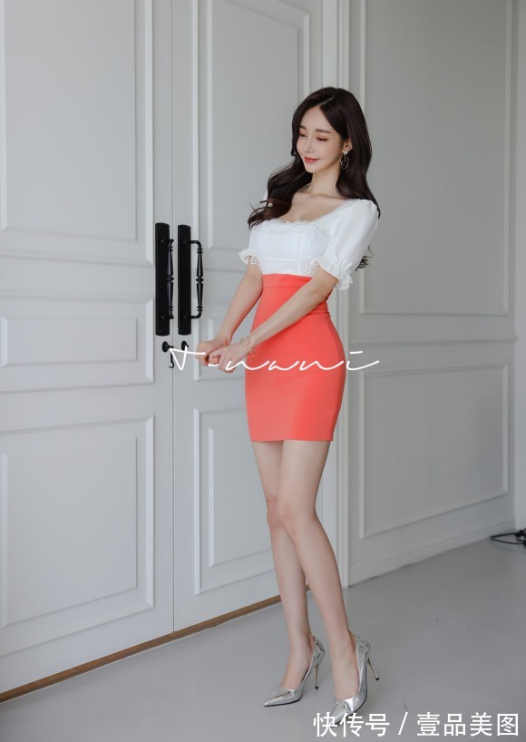 搭配|女神孙允珠时尚搭配:梦夏柑桔花香幽芬扇叶袖衣裙