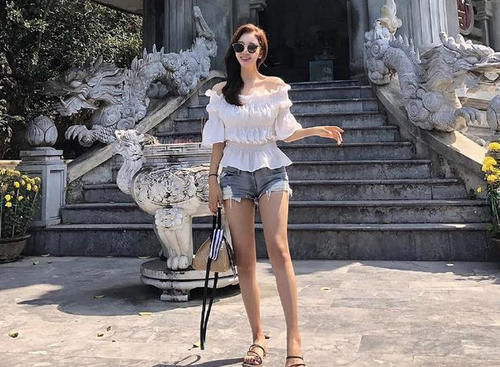 小姐姐 女神穿搭：小姐姐爱穿性感热裤：展现出修长笔直双腿，魅力十足！