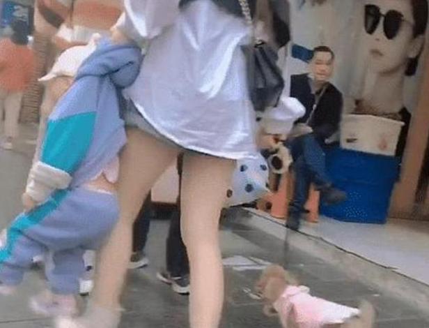 宝妈|小姨带娃的路子有多野看完这几张图，网友这届小姨跟宝宝有仇