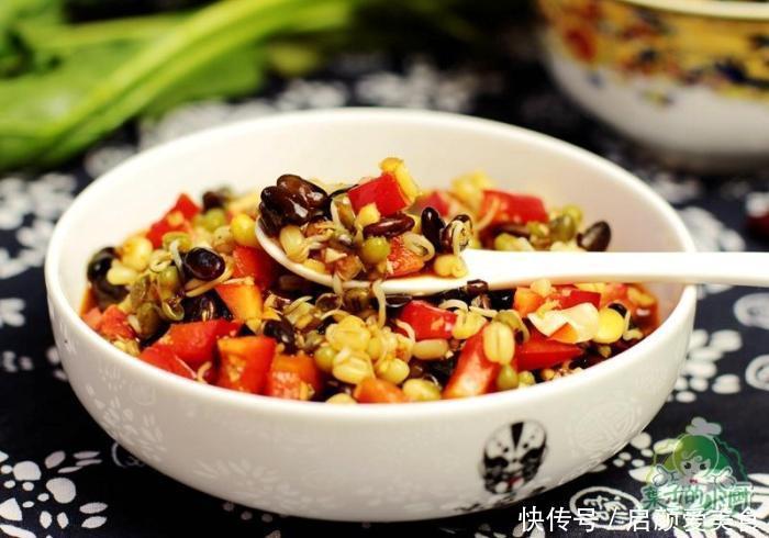 那种比较小|绿豆、黑豆,别只知道煮粥和做豆浆,教您一招,营养翻倍!