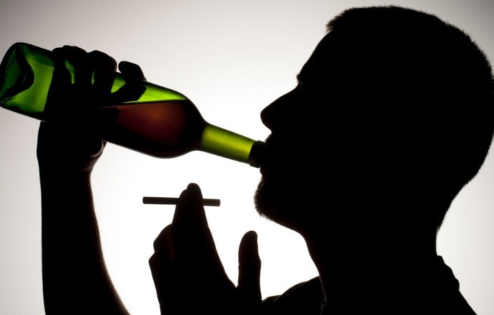 女孩|早餐一杯牛奶,25岁女孩确诊肝癌,医生惋惜:妈妈的宠溺害了她!