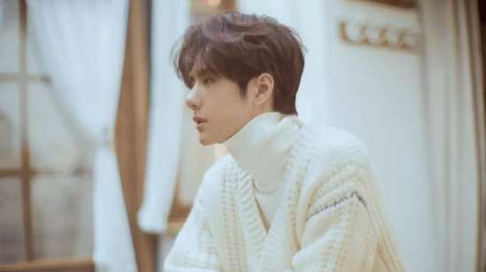 王一博|王一博卖惨翻车彩排时身体不适还吐了,结束后却偷吃食物