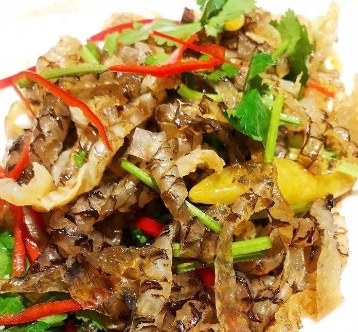 夏日简易凉菜,凉拌鱼皮,冰凉脆爽,香辣开胃,下饭又下酒