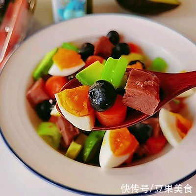 #一学就会快手菜#牛肉蔬菜水果沙拉