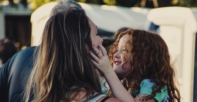 大脑|这个游戏很多父母陪孩子玩过,看似其乐融融,对孩子却是种折磨!