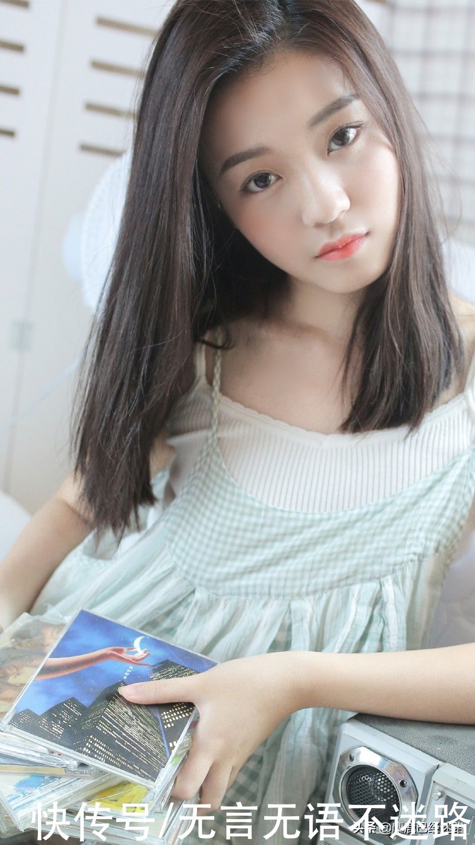 吊带背心|清新小美女，吊带背心穿搭，甜美居家