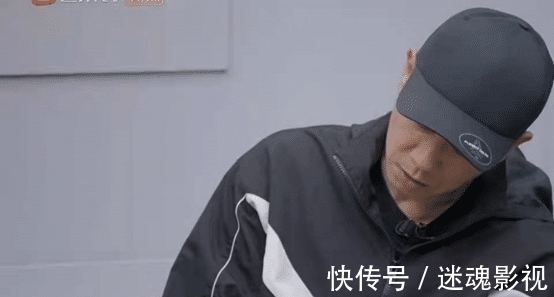 摇滚|“大湾区”遗憾败北，面对李云迪被淘汰，陈小春的头就没抬起来过