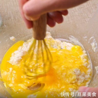 芝士蛋糕|真能Duang~的网红爆款古早蛋糕!口感弹嫩还有流心芝士?