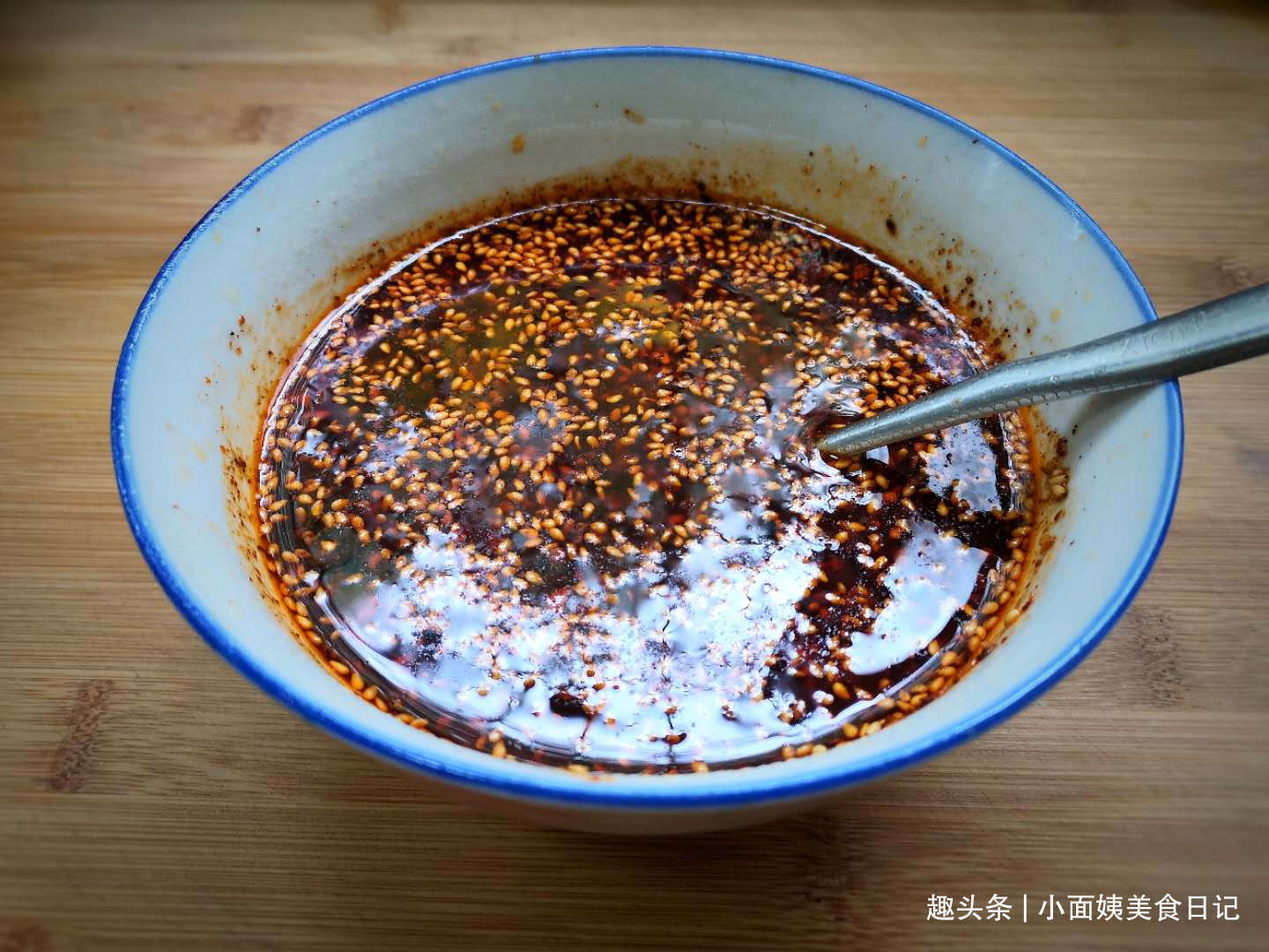 天冷了,来个懒人版搅团,10分钟上桌,暖身暖胃,吃完特舒服