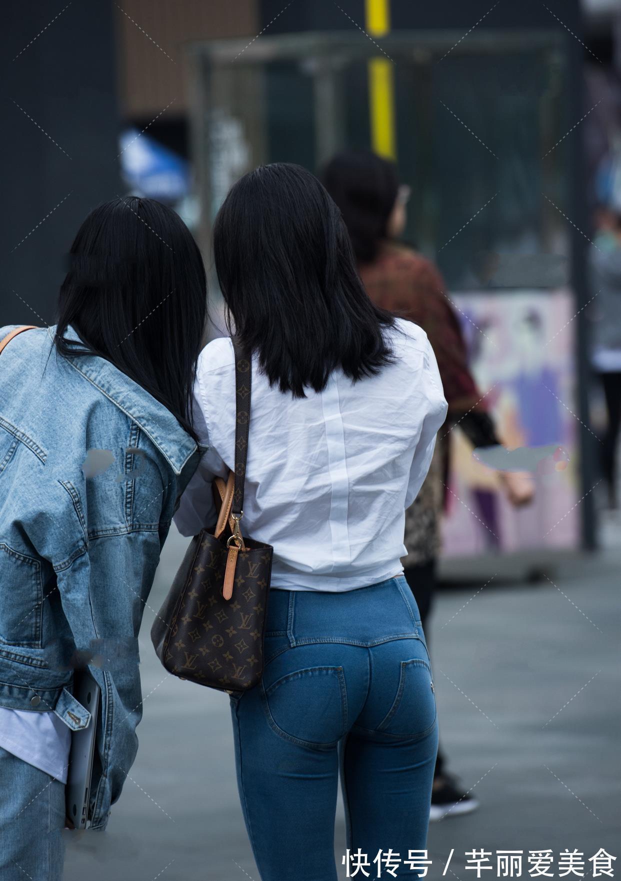 单品 百搭衬衫搭配牛仔裤,简约随性又舒服,尽显知性美感