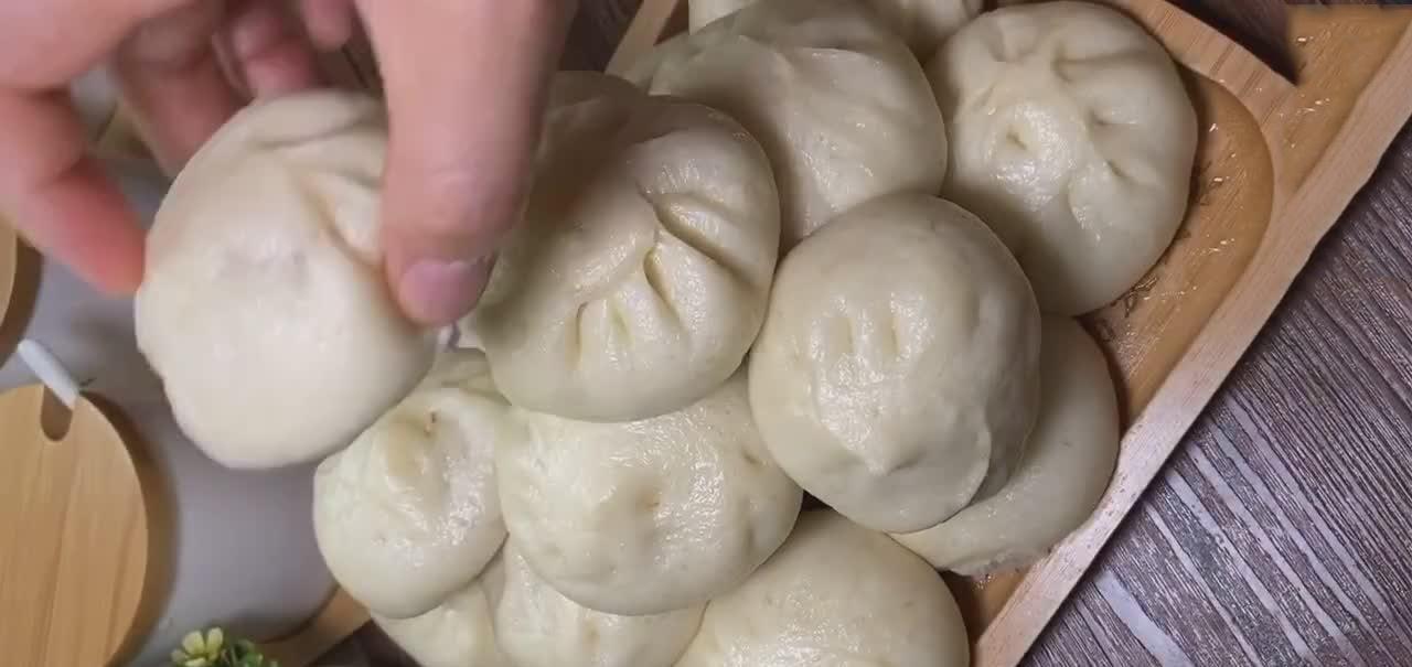 教你做带汤汁的包子,肉馅2次加水,面团2次醒发,皮薄汤鲜
