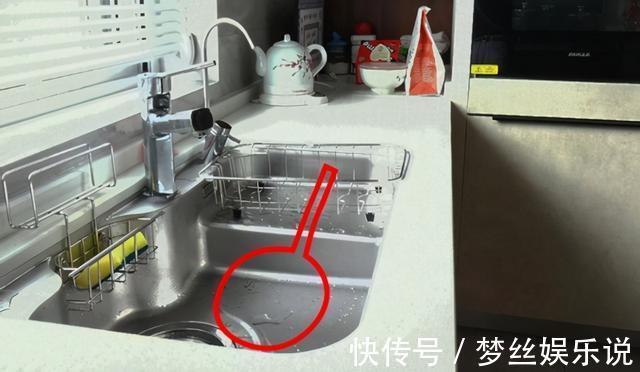 水槽柜|厨房水槽这么选，单槽底部抬高10公分，做成台阶，太好用了吧