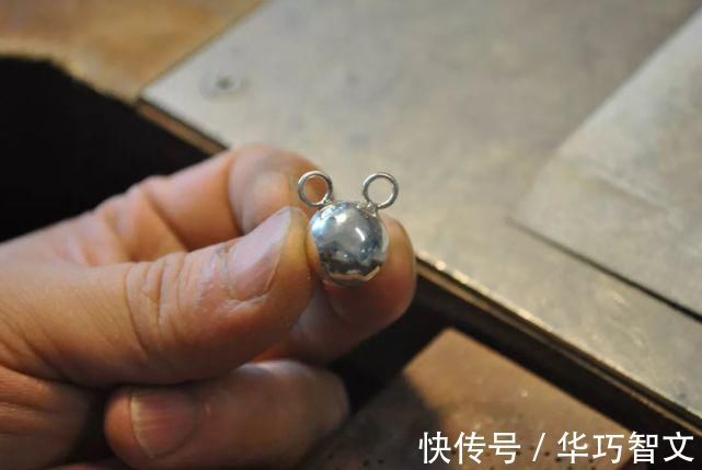 半球形 这件暗藏机关的项链,又变手链的可拆搭扣