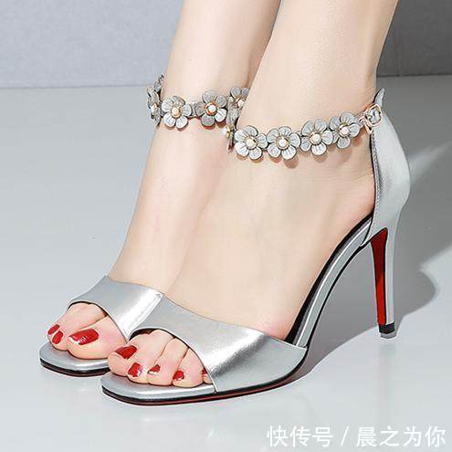 曼妙 细高跟凉鞋,塑造纤细曼妙身材,让女性散发青春