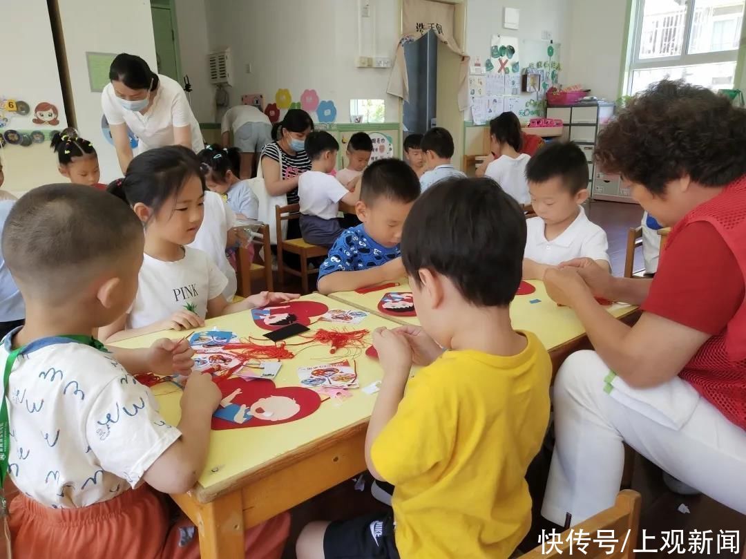 老师们|传承红色基因！普陀这里的萌娃听四老讲党史