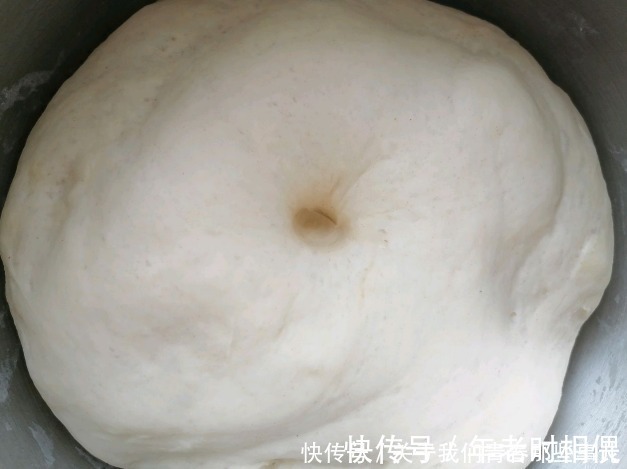 蒸馒头用大火还是小火?很多人用错了火,难怪馒头干硬塌陷,不香