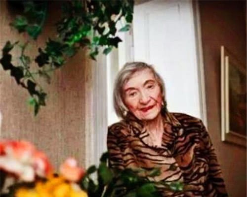 岁时|她是希特勒唯一在世的“试毒女郎”，95岁时才说出那段黑暗的往事